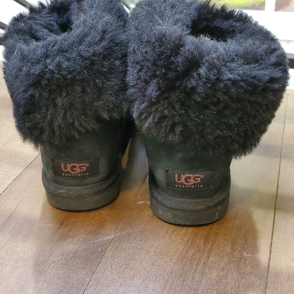 UGG boot - Picture 2 of 3